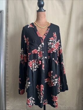 torrid Black Tunic with Rose Print